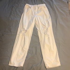 Willow and Root size 25, white highrise mom jean.